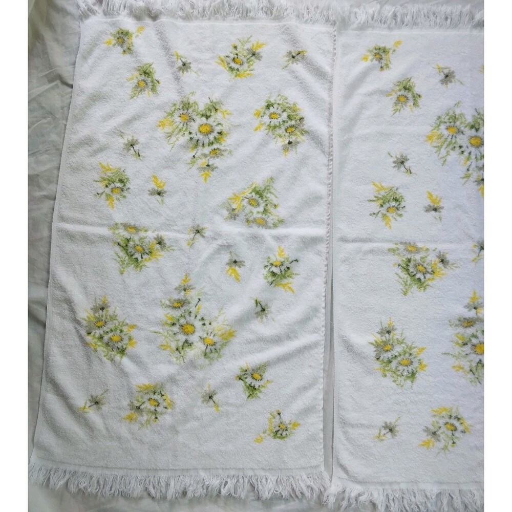 2 Vintage Bath Towel White With Yellow Flowers MCM Fringe Cottagecore USA - Picture 2 of 16